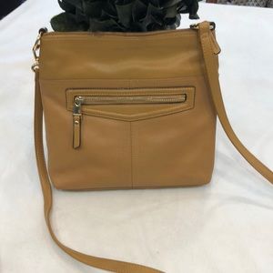 Tignanello Bags - Tignanello caramel zippered leather crossbody Tignanello Bags - Tignanello caramel zippered leather crossbody
